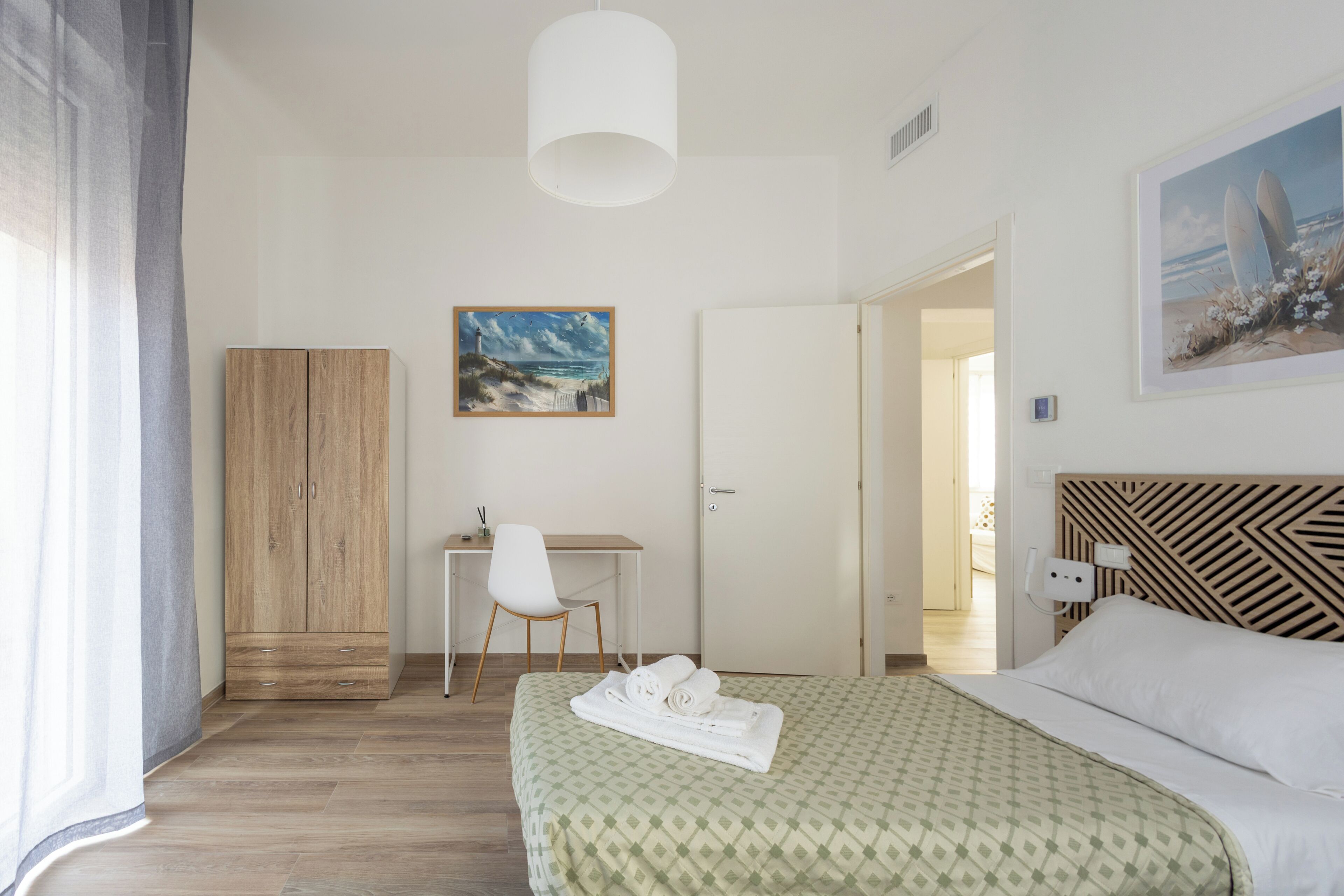 Appartement, balkon, uitzicht op de binnenplaats