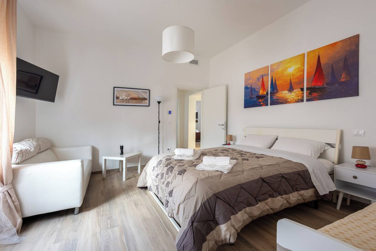 Appartement, balcon, vue cour intérieure