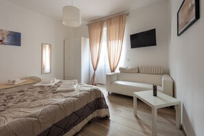 Apartment, Balcony, Courtyard View | Desk - Nadia Flat - 10 minutes from the beach (Montesilvano)