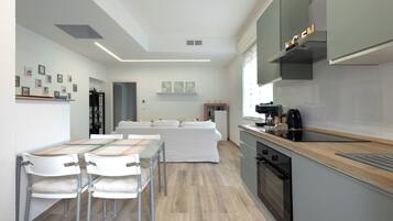 Apartment, Balcony, Courtyard View | Private kitchen