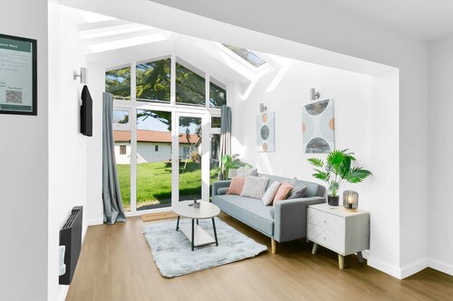 Lovely 2BR Holiday Chalet Near Sidmouth - Sleeps 6