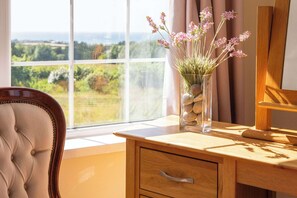 Interior - 4 Spacious Cornish Cottages near Bude - Sleeps 25 (Bude)