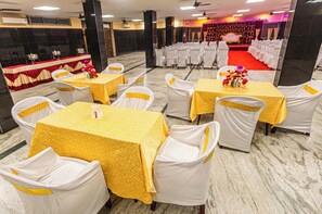 Banquet hall - Hotel Sarmani (Chennai)