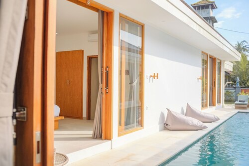 Dolphin 1 – Deluxe-Doppelzimmer in neuer Villa am Lovina-Strand