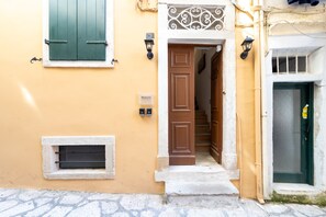 Exterior detail - Apartment 'Moraitis  1' with Wi-Fi (Κέρκυρα)