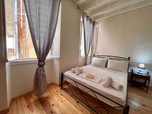 Iron/ironing board, WiFi - Holiday Home 'Moraitis Apartment 2' with Wi-Fi (Κέρκυρα)