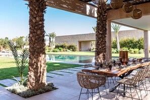 Outdoor dining - Villa Massinissa with pool - My Rental Homes (El Rhechat)