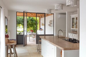 Private kitchen - Dimora dei Semplici - Luxury Trulli Estate with Private Pool & Dining Experience (Puglia)