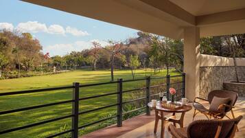 Plunge Pool Cottage | Terras