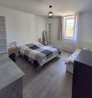 2 bedrooms, iron/ironing board, free WiFi, bed sheets - Country getaway (Charavines)