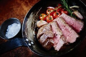 Food and drink - Hotel Indigo Cardiff (Cardiff)