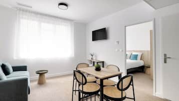 Familiekamer | Een bureau, een laptopwerkplek, gratis wifi