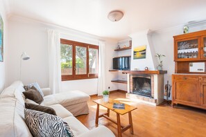TV - Tolo 3 bedroom villa, Cala'n Blanes (Ciutadella de Menorca)