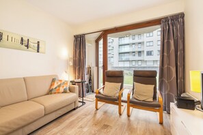 TV - 1 bedroom accommodation in De Panne (De Panne)