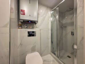 Hair dryer, towels, soap, toilet paper - 20 - IFI Suite by SDR (Paralia)