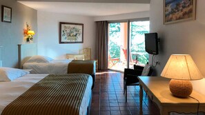 Desk, free WiFi - HOTEL RESTAURENT BELLERIVE (Rasteau)