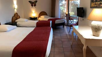 Classic Quadruple Room, Ensuite, Garden View | Desk, free WiFi