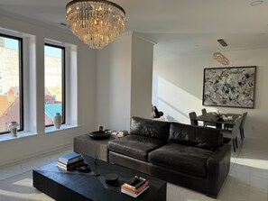 Smart TV - Fabulous, modern condo in the heart of Louisville with fantastic city view! (Louisville)