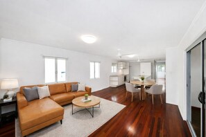 Living area - Ocean Getaway (Torquay)