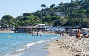 Beach - Villa Jardin des Trois: luxury villa with guest accommodations, private pool, and ocean views (Sainte-Maxime)