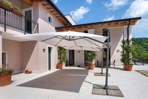 Terrace/patio - Wine Room with Shared Garden, Wi-Fi and Air Conditioning (Negrar di Valpolicella)