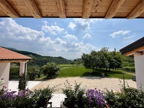Property grounds - 'Camera del Miele' Room with Shared Garden, Wi-Fi and Air Conditioning (Negrar di Valpolicella)