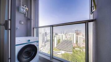 Classic Double Room, City View | Interior