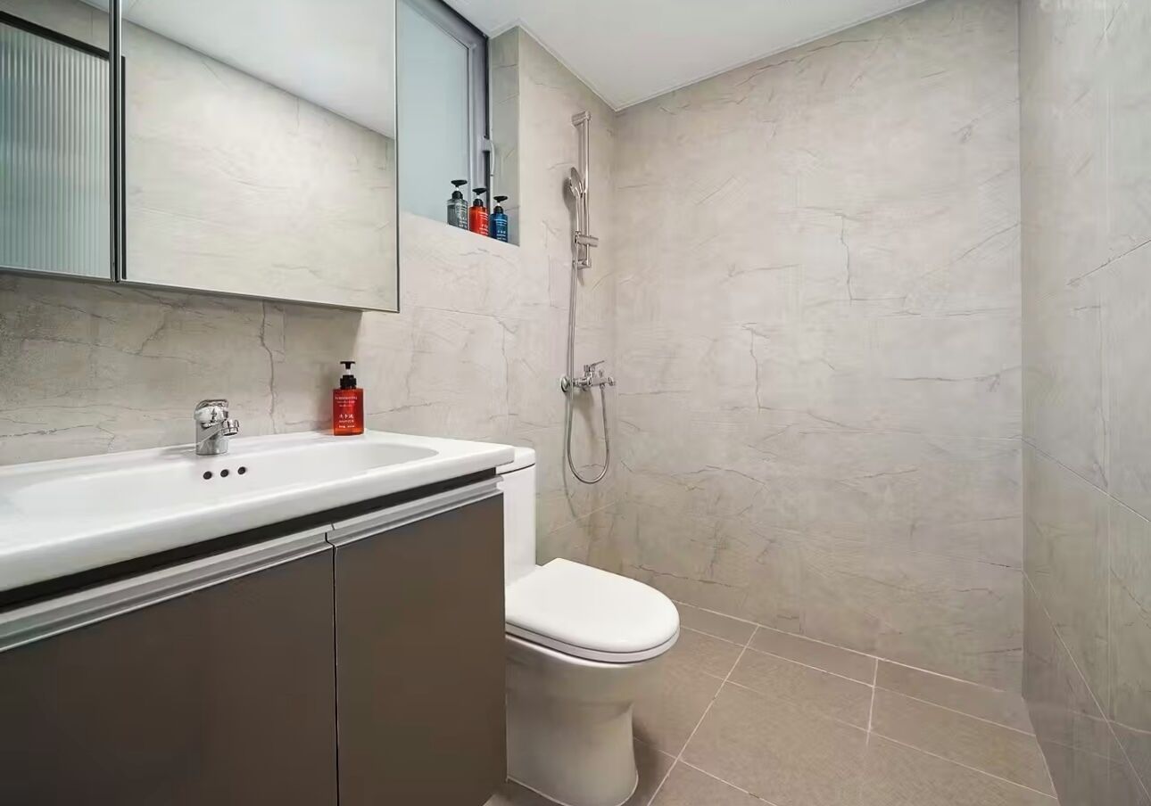 Classic Double Room, City View | Bathroom
