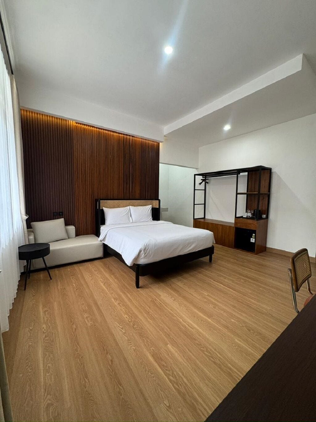 Suite, Balcony | Desk, laptop workspace, free WiFi