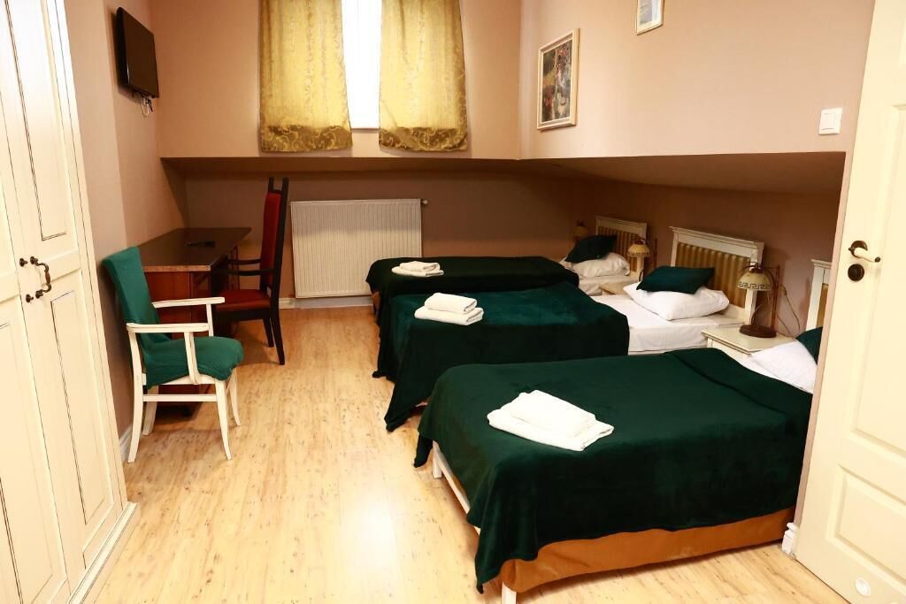 Economy Triple Room | Free WiFi