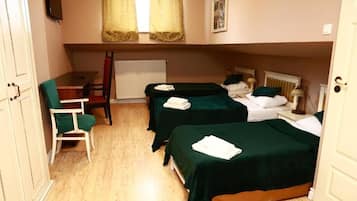 Economy Triple Room | Free WiFi