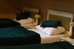 Economy Triple Room | Spa - Pałac Biedrusko (Biedrusko)