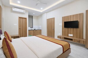 Standard Triple Room - Hotel Vrindavan Nikunj -near Prem Mandir (Vrindavan)