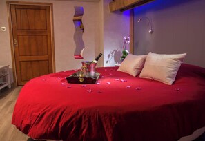 Habitación Deluxe doble, 1 cama de matrimonio | Wifi gratis y ropa de cama