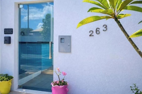 Detalle exterior. Pousada Miss Roses