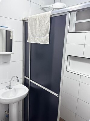 Bathroom - Pousada MIss Roses (Foz do Iguaçu)