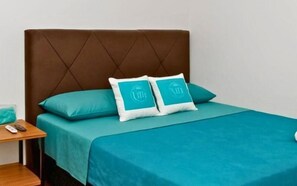 Double Room | Blackout curtains, iron/ironing board, free WiFi - Pousada Miss Roses (Foz do Iguaçu)