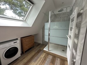 Bathroom - Arbor & Sens (Languidic)