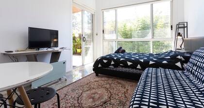 Room-relax and Retreat Studio Flat