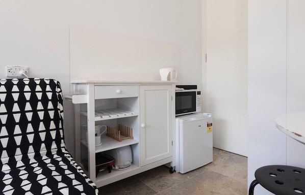 Interior - Room-relax and Retreat Studio Flat (Sydney)