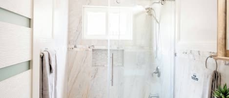 Villa, 2 Bedrooms, Smoking, Balcony | Bathroom
