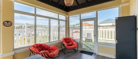 Villa, 2 Bedrooms, Smoking, Balcony | Interior