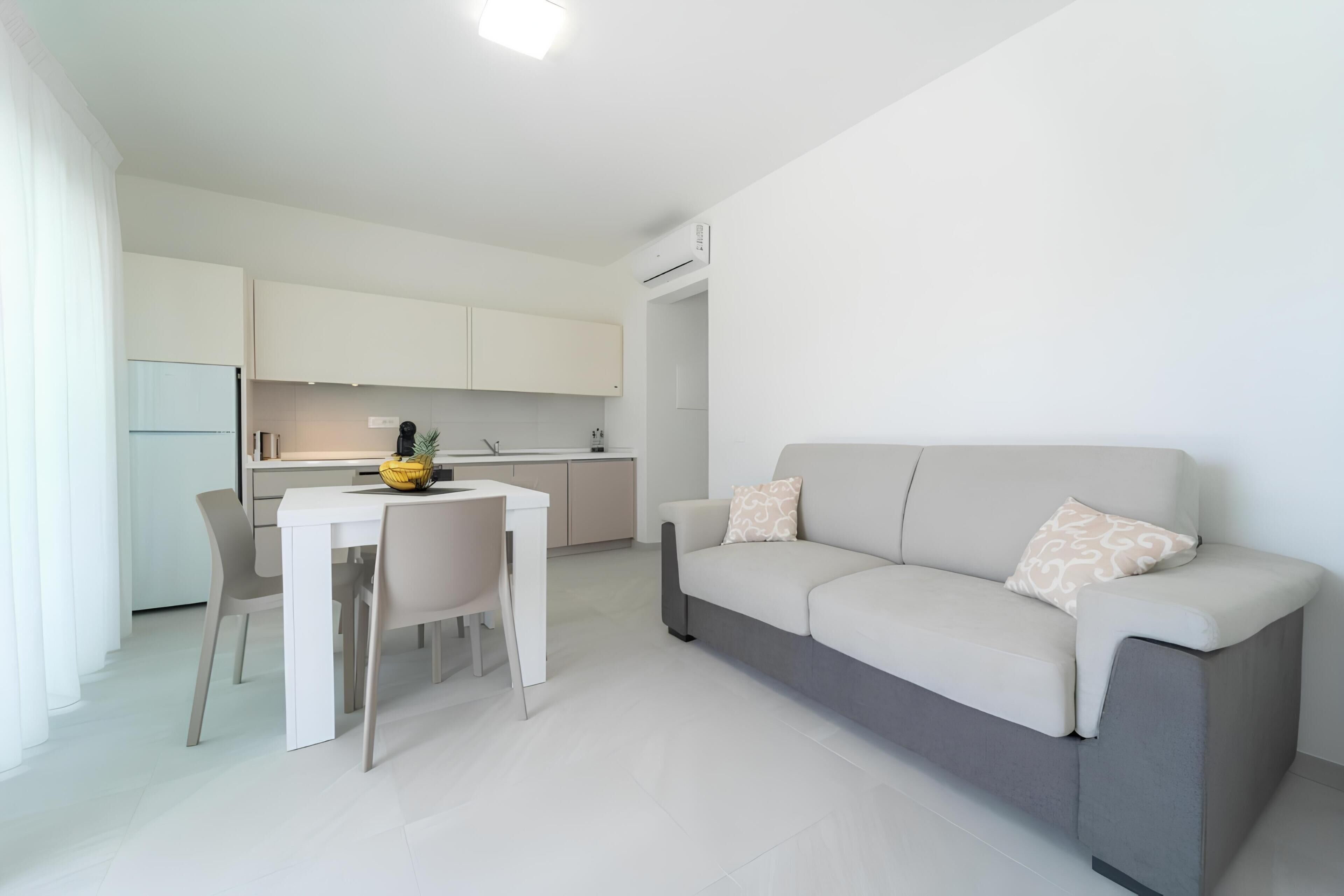 Comfort Condo, Courtyard View | Living area