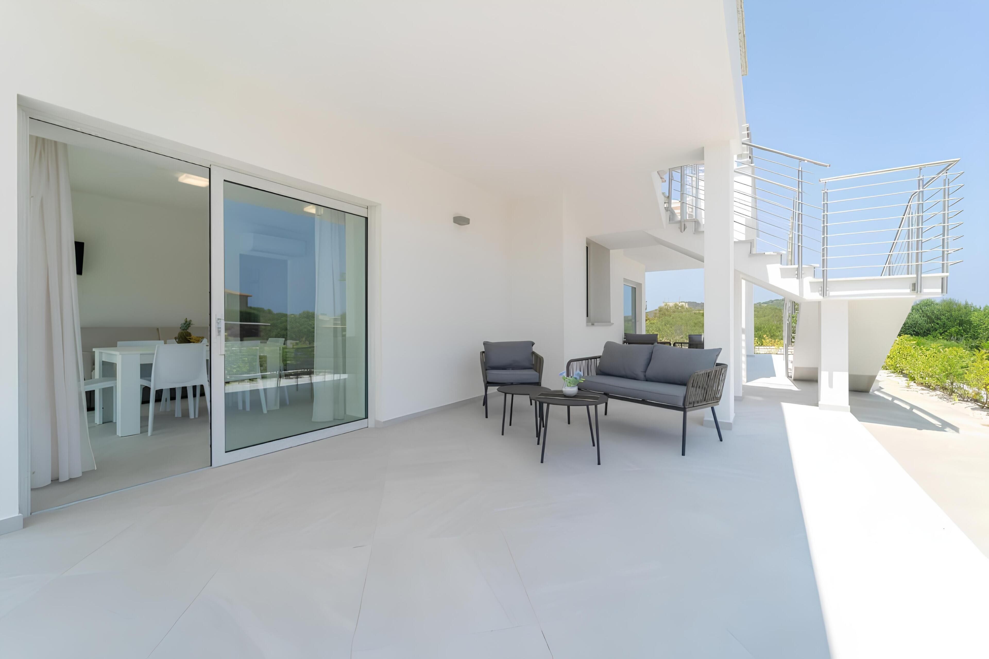 Apartamento Premier, vistas al patio | Restaurante al aire libre