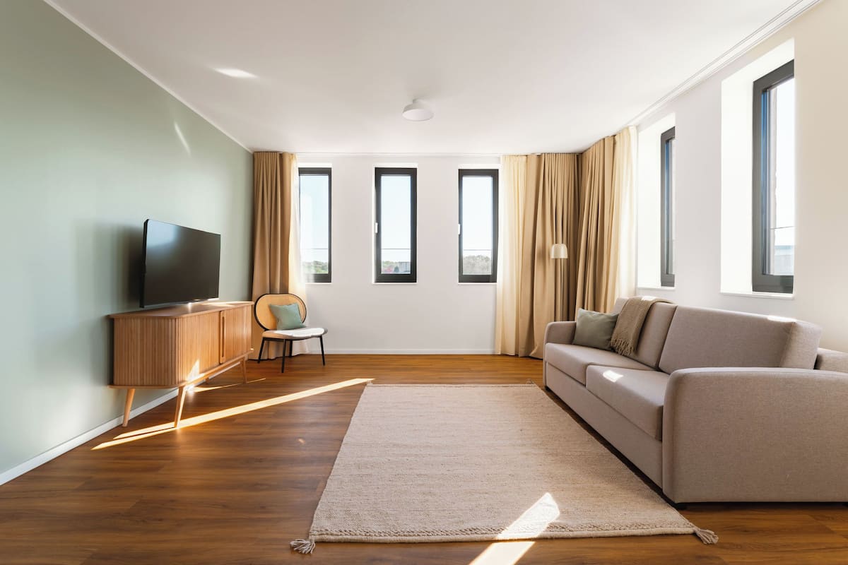 Comfort Suite with Sofa Bed | 書桌、手提電腦工作空間、遮光窗簾/窗簾、免費 Wi-Fi