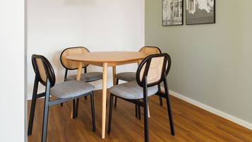 Comfort Suite with Sofa Bed | Individuell dekoriert, individuell eingerichtet, Schreibtisch