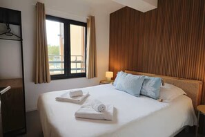 3 bedrooms, iron/ironing board, Internet, bed sheets - KerTerra Corsica - Apartment 3 Bedrooms- 6 Pers - Heated pool & private beach (Pianottoli-Caldarello)