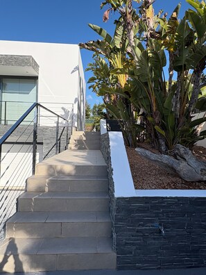 Property grounds - Luxury Ibiza Villa – Walk to Beach in 3 Minutes, Pool & Outdoor Living (Cala Llenya)