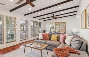 Smart TV, fireplace, offices - Sunny Ocean Beach House 3BR & Patio Walk to Beach (San Diego)