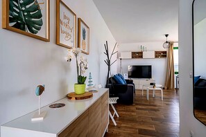 Living area - Centrally located in a quiet residential area in Costa Teguise with beach access (Costa Teguise)